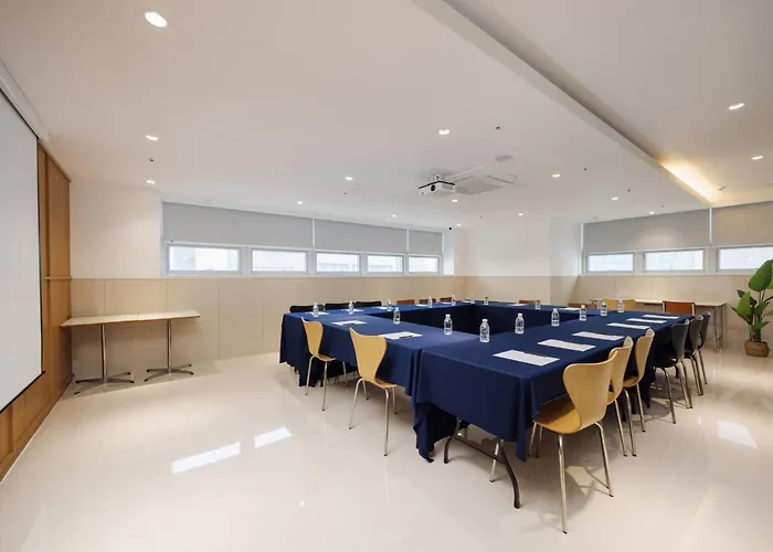 Hotel Kenny Gijang 3*